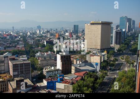 Paseo de La Reforma Platz - Mexiko-Stadt, Mexiko. Luftbild der Geschäfts- und modernen mexikanischen Stadt Stockfoto