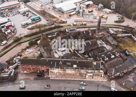 Luftbild der Kensington-Töpferei Eine alte verlassene, derbe Töpferei und ein Flaschenofen in Longport, Industrial Decline Stockfoto