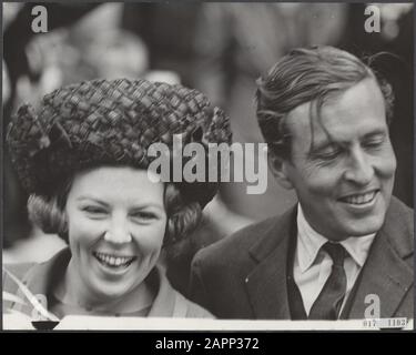 Königshaus, Prinzessinnen, Prinzessinnen, Porträts, Besuche, Beatrix, Prinzessin, Claus, Fürstin Datum: 9. Juli 1965 Ort: Rotterdam, Südholland Schlüsselwörter: Besuche, Königshaus, Porträts, Prinzen, Prinzessinnen persönlicher Name: Beatrix, Prinzessin, Claus, Prinz Stockfoto