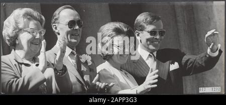 Königshaus, Prinzessinnen, Prinzessinnen, Königinnen, Porträts, Königinentag, Beatrix, Prinzessin, Bernhard, Prinz, Claus, Prinz, Juliana, Königin, Utrechter Datum: 30. April 1966 Ort: Soestdijk, Utrechter Schlüsselwörter: Königinnen, Königinnen, Königshaus, Porträts, Fürsten, Prinzessinnen persönlicher Name: Beatrix, Prinzessin, Bernhard, Prinz, Claus, Fürst, Königin, Königin, Juliana, Königin Stockfoto