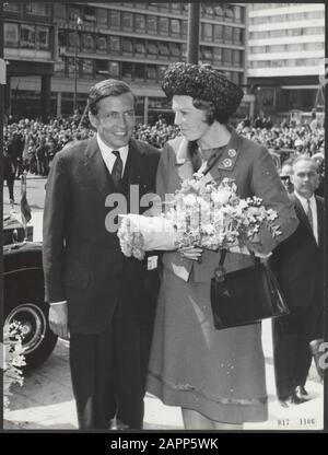 Königshaus, Prinzessinnen, Prinzen, Besuche, Porträts, Beatrix, Prinzessin, Claus, Fürstdatum: 9. Juli 1965 Ort: Rotterdam, Südholland Schlüsselwörter: Besuche, Königshaus, Porträts, Prinzen, Prinzessinnen persönlicher Name: Beatrix, Prinzessin, Claus, Prinz Stockfoto