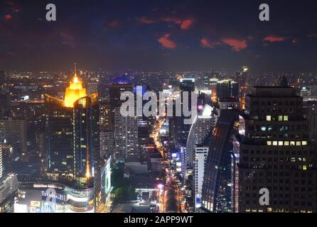 Thailand, BANGKOK - 14. MÄRZ: Nachtpanorama von Bangkok. City Background Bangkok, Thailand am 15. März 2014 Stockfoto