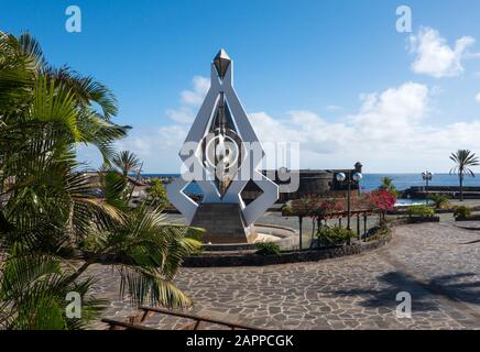 Santa Cruz de Tenera, Spanien - 27. Dezember 2019, Monument Santa Cruz, der auditorio-platz auf der Insel Tenera Stockfoto