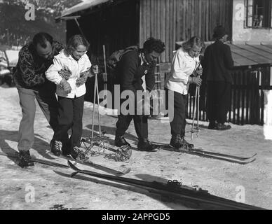 Prinzessinnen in Österreich (Sankt Anton) Datum: 12. Februar 1949 Standort: Österreich, Sankt Anton am Arlberg, Tyrol Stockfoto