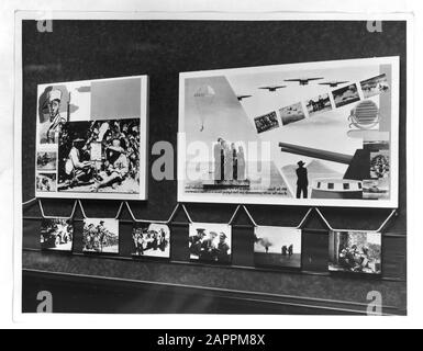HIE [Holland in England]/Anefo London Serie [Ausstellung über die Niederlande in Glasgow] Anmerkung: Repronegativdatum: August 1942 Standort: Glasgow, Großbritannien Schlüsselwörter: Ausstellungen, Weltkrieg Stockfoto