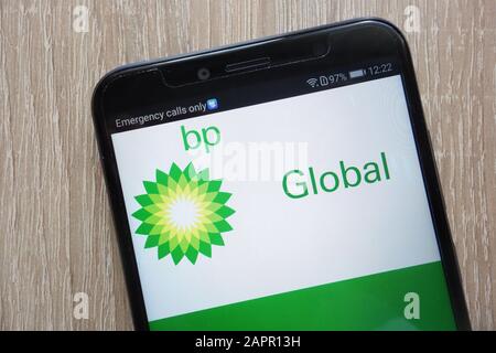 Die BP-Website wird auf einem modernen Smartphone angezeigt Stockfoto