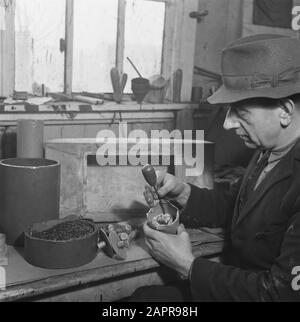 Bericht: Feuerwerk Leiden Datum: 22. Januar 1946 Ort: Leiden, Zuid-Holland Schlüsselwörter: Fabriken, Feuerwerk Stockfoto