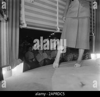 Landwirtschaftsausstellung Utrechter Demonstration Hoogenbosch Datum: 1. Mai 1952 Ort: Utrechter Schlüsselwörter: Demonstrationen, landwirtschaftliche Ausstellungen Stockfoto