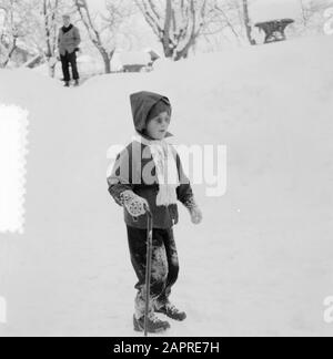 Königsbesuch in Grindelwald, Bilder von Marijke Datum: 31. Dezember 1953 Ort: Grindelwald Schlagwörter: Prinzessinnen Personenname: MARAKE Stockfoto