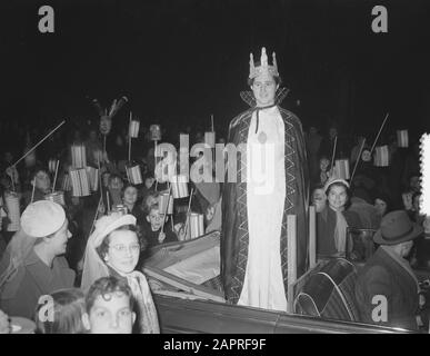 St. Lucia Lightfeest in Beek (Limburger) Datum: 11. Dezember 1952 Ort: Beek, Limburger Schlüsselwörter: Feiertage Name Der Einrichtung: Luciafeest Stockfoto