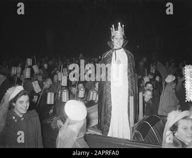 St. Lucia Lightfeest in Beek (Limburger) Datum: 11. Dezember 1952 Ort: Beek, Limburger Schlüsselwörter: Feiertage Name Der Einrichtung: Luciafeest Stockfoto