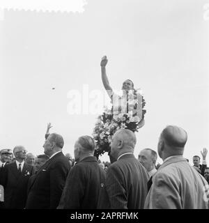 World Road Cycling Championships 1957 Auszeichnungen des Weltmeisters bei den Profis Rik van Steenbergen Datum: 18. August 1957 Ort: Belgien, Waregem Schlüsselwörter: Tribute, Radsport persönlicher Name: Steenbergen, Rik van Stockfoto