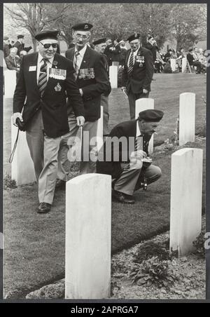 Kanadische Kriegsgräbergedenken auf dem kanadischen Ehrenfriedhof in Groesbeek. Kanadische Veteranen Datum: 7. Mai 1985 Ort: Niederlande Schlüsselwörter: Krieg, Kriege Stockfoto