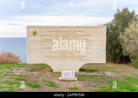 Die Statue von Atatürk, dem Gründer der modernen Türkei, wird nach dem Krieg in Erinnerung an die gemarterten Anzac-Soldaten errichtet Stockfoto