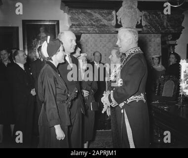 Neujahrsempfang Stedelijk Museum Amsterdam Datum: 4. Januar 1954 Ort: Amsterdam, Noord-Holland Schlüsselwörter: Museen, Neujahrsempfänge Stockfoto