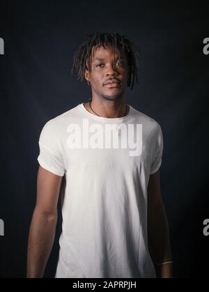 Studio Shoot Von Afrikanischen Modell Mit Dreadlock Stockfoto