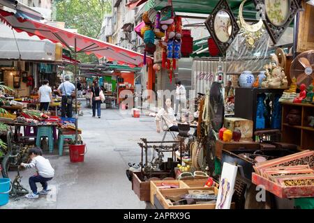 Hong Kong Lifestyle; Antiquitäten in Lascar Row, Hong Kong Island, Hong Kong Asia Stockfoto