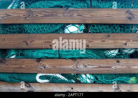 Angel- und Forschungsausrüstung verpackt und versandfertig. Hafen von Bergen, Norwegen Stockfoto