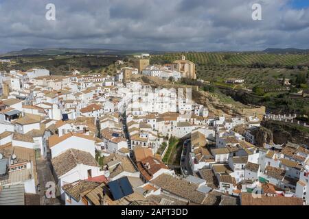 Dörfer in der Provinz Cadiz in Andalusien, Setenil de las Bodegas Stockfoto