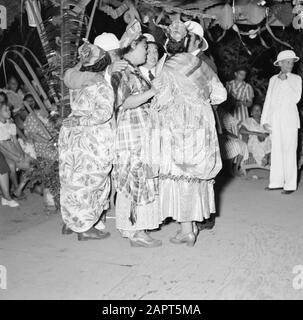 Niederländische Antillen und Suriname zum Zeitpunkt des königlichen Besuchs von Königin Juliana und Prinz Bernhard im Jahr 1955 fest in Paramaribo Datum: 1. Oktober 1955 Ort: Paramaribo, Suriname Schlüsselwörter: Partys, Frauen Stockfoto