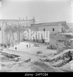 Israel 1948-1949: Galiläa Blick auf einen Platz in der Nähe der Mariä-Verkündigungs-Basilika in Nazaret Datum: 1948 Ort: Israel, Nazareth Schlüsselwörter: Architektur, Kirchenbauten, Plätze Stockfoto