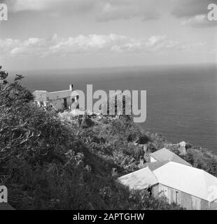 Reise nach Suriname und zum Tor der niederländischen Antillen zur Hölle auf Saba Datum: 1947 Ort: Niederländische Antillen, Saba Schlüsselwörter: Küsten, Wohnsitze Stockfoto