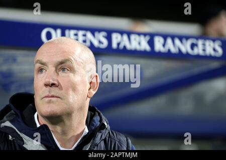 Queens Park Rangers-Manager Mark Warburton beim vierten Spiel im FA Cup in der Loftus Road, London. Stockfoto