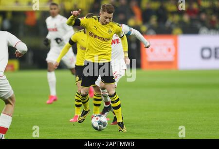 Dortmund, Deutschland. Januar 2020. Firo: 24.01.2020 Fußball, 2019/2020 1.Bundesliga: BVB Borussia Dortmund - 1.FC Köln, Köln Marco Reus weltweite Nutzung Credit: Dpa / Alamy Live News Stockfoto