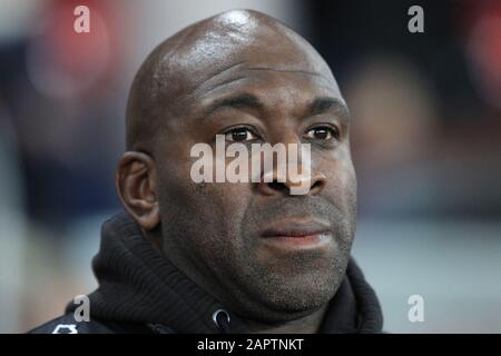 Sunderland, Großbritannien. Januar 2020. Sunderland, ENGLAND - 24. JANUAR DONCASTER Rovers Manager Darren Moore während des Sky Bet League 1 Spiels zwischen Sunderland und Doncaster Rovers im Stadium Of Light, Sunderland am Freitag, 24. Januar 2020. (Credit: Mark Fletcher/MI News) Foto darf nur für redaktionelle Zwecke in Zeitungen und/oder Zeitschriften verwendet werden, Lizenz für kommerzielle Nutzung erforderlich Credit: MI News & Sport /Alamy Live News Stockfoto