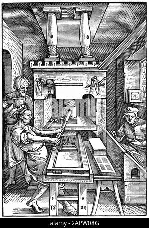 Gravur von Druckern bei der Arbeit im Jahr 1520. Stockfoto