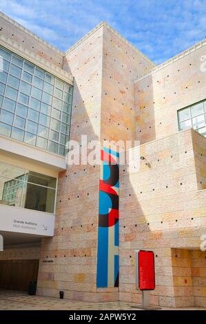 Außenaufnahme eines Eingangs zum Belem Kulturzentrum, Belem, in der Nähe von Lissabon, Portugal Stockfoto