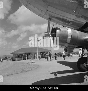 Reisen nach Suriname und zum Flughafen der niederländischen Antillen Subi Blanco am Bonaire Datum: 1947 Ort: Bonaire, Niederländische Antillen Schlüsselwörter: Name der Flugfelder Institution: KLM: Poll, Willem van de, Stockfoto