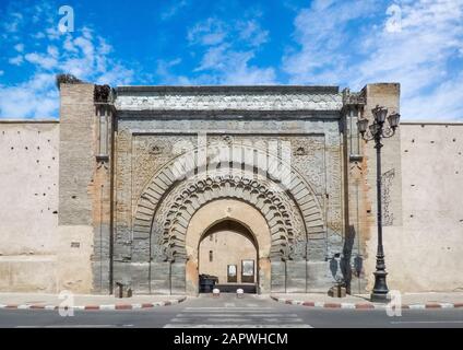 Marrakesch, MOSAMBIK - 3. Juni 2018: Altes Tor zum alten Medina Viertel in Marrakesch Stockfoto