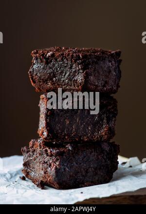 Schokolade Brownies pflanzlichen Kuchen mit Süßkartoffel gemacht Stockfoto