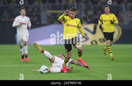 Dortmund, Deutschland. Januar 2020. Firo: 24.01.2020, Fußball, 1.Bundesliga, Saison 2019/2020, BVB, Borussia Dortmund - 1.FC Köln 5: 1 HAZARD, BVB, TOP gegen CSICHOS weltweite Nutzung Credit: Dpa/Alamy Live News Stockfoto