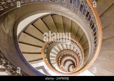 Wendeltreppe an der Institutsbibliothek Mechanik Stockfoto