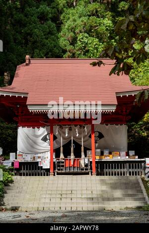 Akita, Okt 23: Außenansicht des Gozanoishi-Schreins am 23. Okt 2019 in Akita, Japan Stockfoto