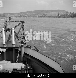 Rheinnavigation, Bericht vom Schleppschiff Damco 9: Westdeutschland Rapids am Binger Loch Datum: 1. April 1955 Standort: Bingen, Deutschland, Westdeutschland Schlagwörter: Landschaften, Flüsse Stockfoto