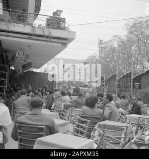 Israel 1948-1949: Tel Aviv Terrace of Cafe Nougat in Tel Aviv mit öffentlichem Datum: 1948 Ort: Israel, Tel Aviv Schlüsselwörter: Cafés, öffentlich, Terrassen Stockfoto