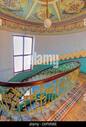 Geschwungene Treppe, Treppenhaus, Jugendstil, Jugendstilmuseum, Riga, Lettland Stockfoto