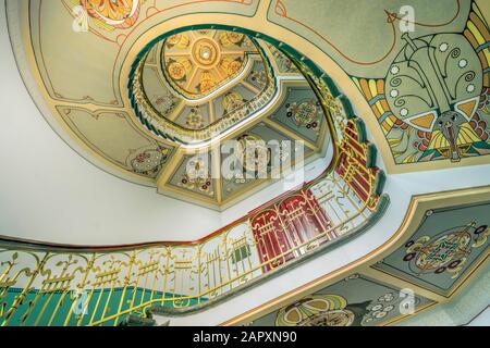 Geschwungene Treppe, Treppenhaus, Jugendstil, Jugendstilmuseum, Riga, Lettland Stockfoto