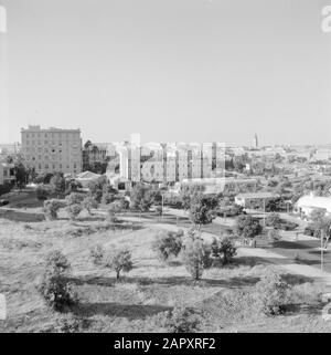 Israel 1964-1965: Jerusalem (Jerusalem), Stadtbild Blick auf die Stadt vom Ölberg Anmerkung: Der Ölberg ist ein Bergrücken östlich von Jerusalem Datum: 1964 Ort: Israel, Jerusalem, Olivenberg Schlüsselwörter: Panoramas, Stadtansichten Stockfoto