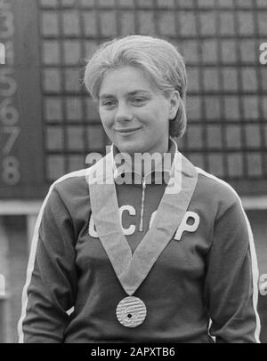 Schwimmeuropameister in Utrechter, drei Meter Sprungbrett springend, die Meisterin Vera Baklanova (Russland); Stockfoto