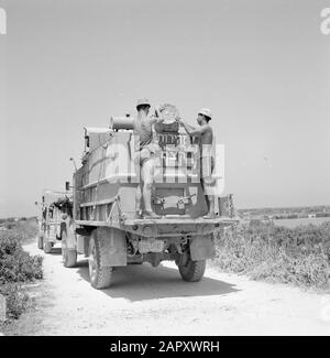 Israel: Kibbutz Ma'agan Mikhael (Ma'agan Michael) Fischer verarbeiten das Angeldatum: Undatierter Ort: Israel, Ma'agan Mikhael Schlüsselwörter: Angeln, Fischer, Lastwagen Stockfoto