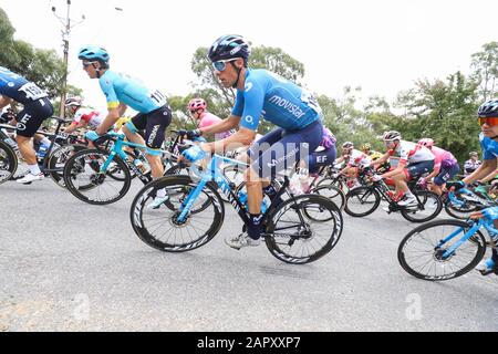 Fahrer, die auf Stufe 3 der Tour 2020 Im Radrennen in der Nähe von Adelaide Australia antreten Stockfoto