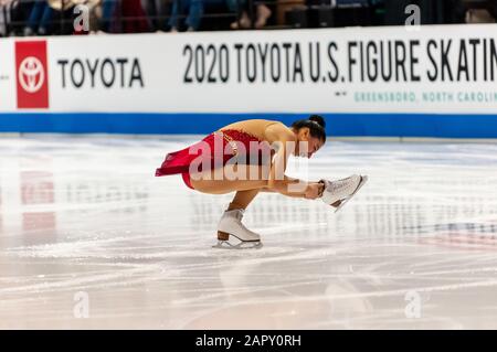 Greensboro, North Carolina, USA. Januar 2020. 24. Januar 2020 ''" GREENSBORO, N.C., US - SIERRA VENETTA aus Danville, Kalifornien, tritt im Senior Ladies Free Skate während der Toyota U.S. Figure Skating Championship 2020 im Greensboro Coliseum an. Die US-Meisterschaften dienen als letzter Qualifikationswettbewerb, bevor US-Figure Skating das World Figure Skating Team 2020 und das Figure Skating Team der vier Kontinente 2020 nennt. Gutschrift: Timothy L. Hale/ZUMA Wire/Alamy Live News Stockfoto