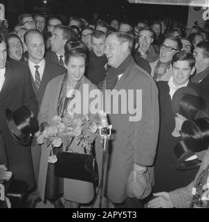 Hein Hoogland Jubileum 25 Jahre Portier Schouwburg Datum: 23. november 1962 Schlüsselwörter: Jubilea, Theater Personenname: Hoogland, HEIN Stockfoto