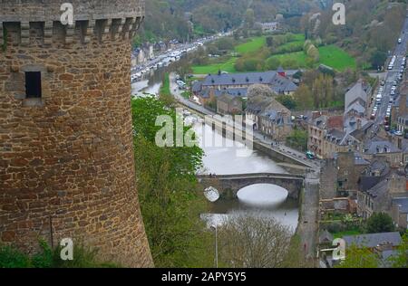 Blick von der Festung auf Dinan, Frankreich Stockfoto