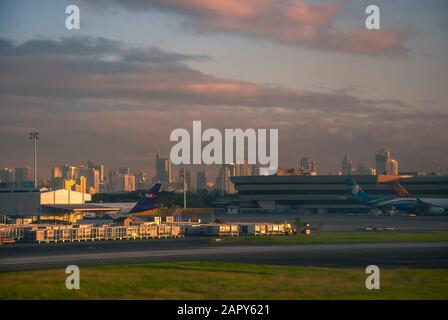 Am frühen Morgen auf dem internationalen Flughafen Ninoy Aquino in Manila, Philippinen Stockfoto