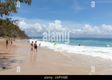 Byron Bay Australien Menschen, die ihre Sommerferien am Strand von wategos in Byron, New South Wales, Australien, genießen Stockfoto